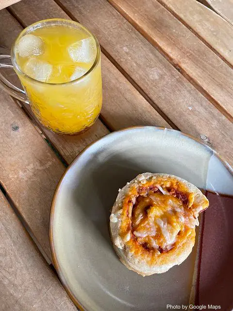 Pu'uwai Aloha Bakery - Photo 3 of 4 | NateEatsHawaii restaurant gallery and food photos from Oahu, Hawaii