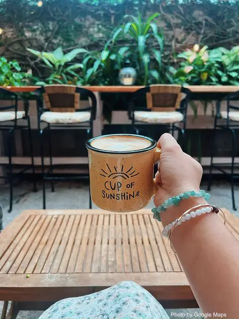 Rise & Grind Coffee Bar - Photo 3 of 4 | NateEatsHawaii restaurant gallery and food photos from Oahu, Hawaii