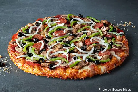 Round Table Pizza - Photo 3 of 4 | NateEatsHawaii restaurant gallery and food photos from Oahu, Hawaii