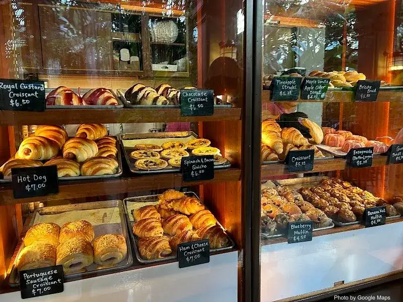 Royal Hawaiian Bakery - Photo 3 of 6 | NateEatsHawaii restaurant gallery and food photos from Oahu, Hawaii