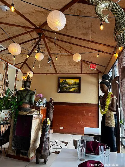 Saeng's Thai Cuisine - Photo 2 of 4 | NateEatsHawaii restaurant gallery and food photos from Oahu, Hawaii