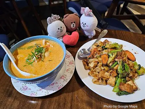 Sala Thai - Photo 3 of 4 | NateEatsHawaii restaurant gallery and food photos from Oahu, Hawaii