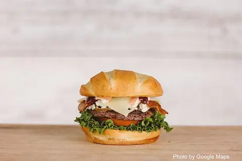 Seven Brothers Burgers - Sharks Cove - Photo 3 of 4 | NateEatsHawaii restaurant gallery and food photos from Oahu, Hawaii