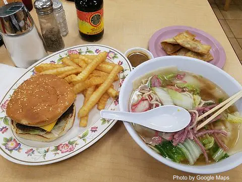 Shiro's Saimin Haven - Photo 3 of 4 | NateEatsHawaii restaurant gallery and food photos from Oahu, Hawaii