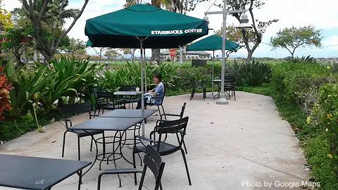 Starbucks Coffee Company - Photo 2 of 4 | NateEatsHawaii restaurant gallery and food photos from Oahu, Hawaii
