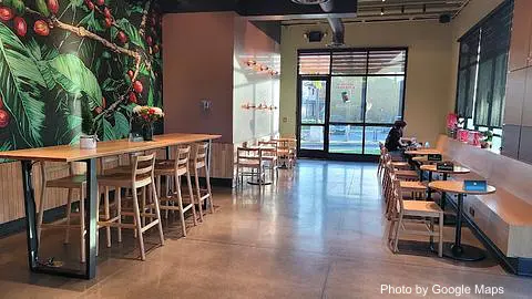 Starbucks Coffee Company - Photo 2 of 4 | NateEatsHawaii restaurant gallery and food photos from Oahu, Hawaii