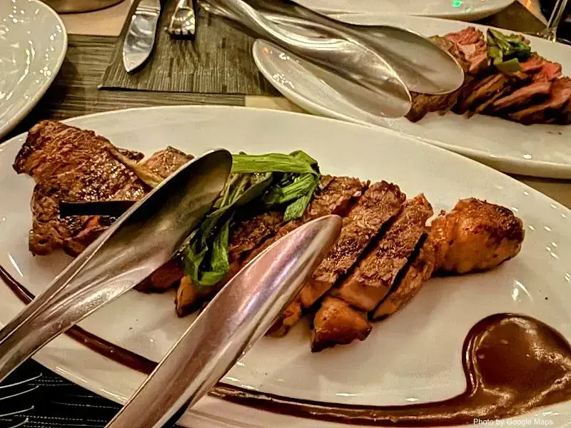 STRIPSTEAK Waikiki - Photo 3 of 6 | NateEatsHawaii restaurant gallery and food photos from Oahu, Hawaii