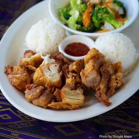 Supa Thai - Photo 3 of 4 | NateEatsHawaii restaurant gallery and food photos from Oahu, Hawaii