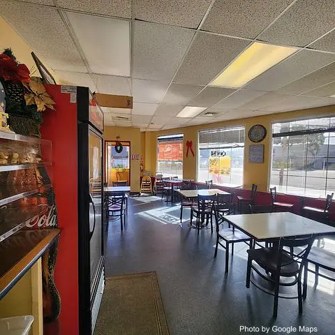 Tanya's Pies and Grill - Photo 2 of 4 | NateEatsHawaii restaurant gallery and food photos from Oahu, Hawaii