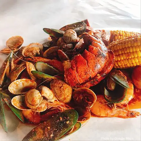 The Boiling Crab - Photo 3 of 4 | NateEatsHawaii restaurant gallery and food photos from Oahu, Hawaii