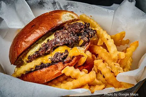 The Daley Burger - Photo 3 of 4 | NateEatsHawaii restaurant gallery and food photos from Oahu, Hawaii