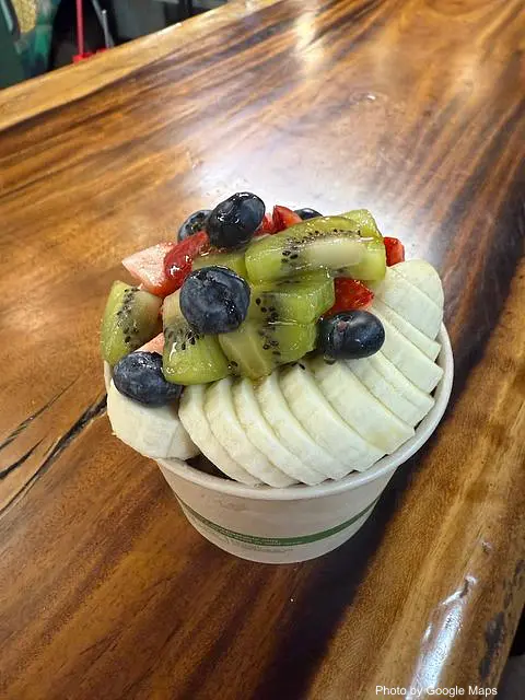 Tina Fresh Fruit smoothie - Photo 3 of 4 | NateEatsHawaii restaurant gallery and food photos from Oahu, Hawaii