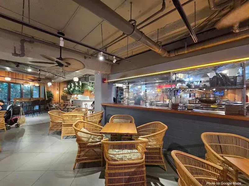 Waikiki Food Hall Co. - Photo 3 of 6 | NateEatsHawaii restaurant gallery and food photos from Oahu, Hawaii