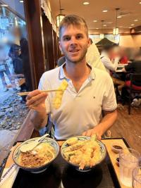 ワイキキの$6うどん — フルメニュー・価格・行列攻略