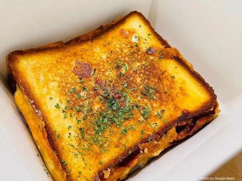 ALOHA MELT - Waikiki - - Photo 2 of 3 | NateEatsHawaii restaurant gallery and food photos from Oahu, Hawaii