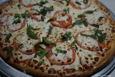 Amina Pizzeria LLC - Photo 2 of 6 | NateEatsHawaii restaurant gallery and food photos from Oahu, Hawaii