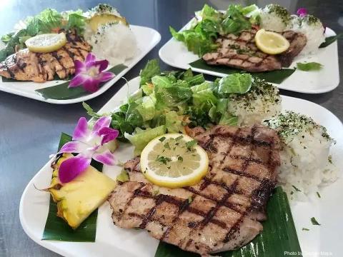 Barefoot Beach Cafe @ Queen's Surf Beach - Photo 3 of 6 | NateEatsHawaii restaurant gallery and food photos from Oahu, Hawaii
