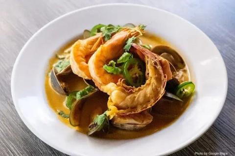 Basalt - Photo 2 of 6 | NateEatsHawaii restaurant gallery and food photos from Oahu, Hawaii