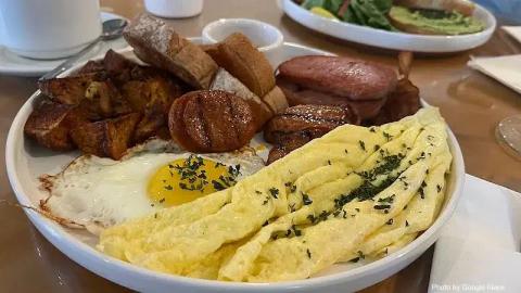 Brunch Spot Waikiki - Photo 3 of 6 | NateEatsHawaii restaurant gallery and food photos from Oahu, Hawaii