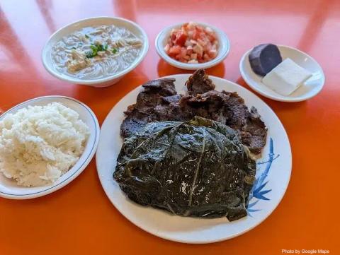 Da Ono Hawaiian Food - Photo 3 of 6 | NateEatsHawaii restaurant gallery and food photos from Oahu, Hawaii