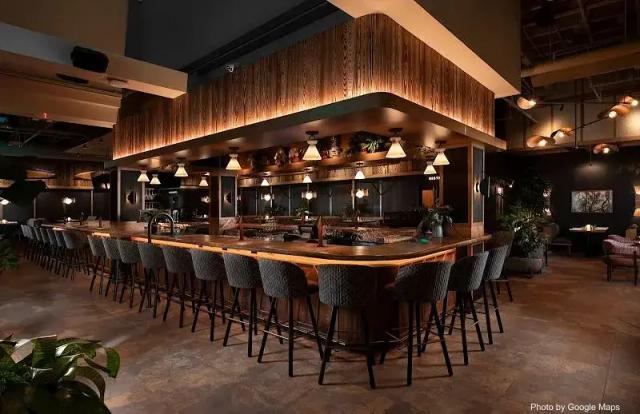 Earls Kitchen + Bar - Waikiki