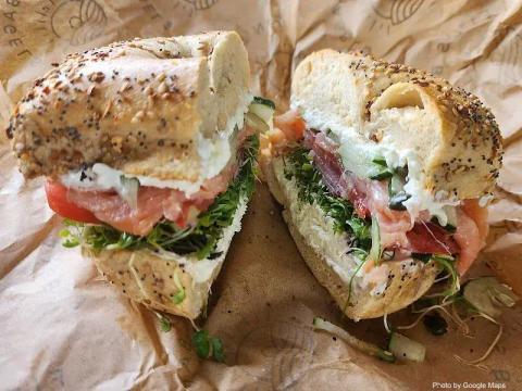 Fin's Bagels - Photo 2 of 6 | NateEatsHawaii restaurant gallery and food photos from Oahu, Hawaii
