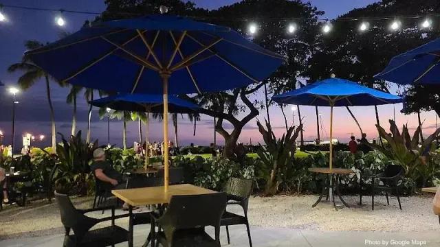 Hale Koa Barefoot Bar