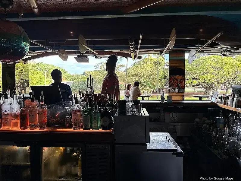 Hula’s Bar & Lei Stand - Bar on Oahu, Hawaii | NateEatsHawaii food review and recommendations