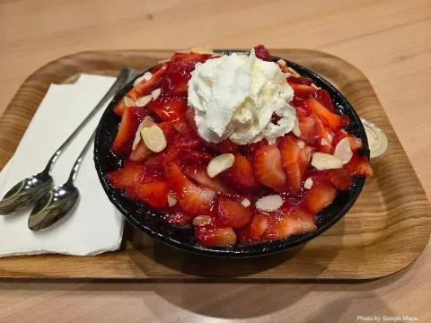 Jejubing Dessert Cafe - Photo 3 of 6 | NateEatsHawaii restaurant gallery and food photos from Oahu, Hawaii