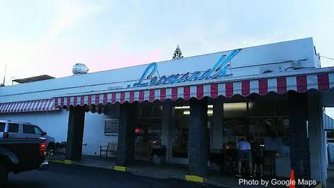 Leonard's Malasadamobile Wagon - Photo 2 of 4 | NateEatsHawaii restaurant gallery and food photos from Oahu, Hawaii