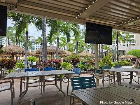 Longboards - Photo 2 of 4 | NateEatsHawaii restaurant gallery and food photos from Oahu, Hawaii