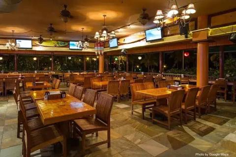 Lulu's Waikiki — nearby restaurant on Oahu