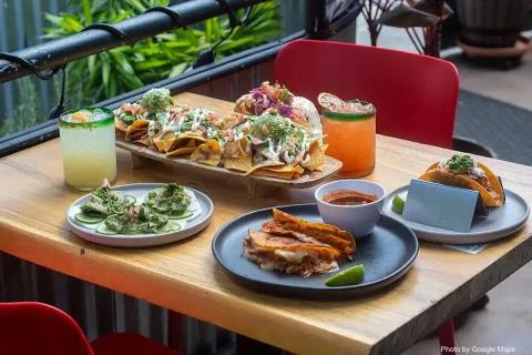 Margaritas - Photo 2 of 6 | NateEatsHawaii restaurant gallery and food photos from Oahu, Hawaii