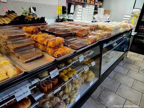 Nanding's Bakery — nearby restaurant on Oahu