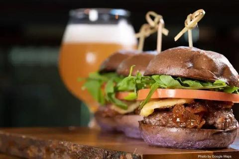 Off The Wall Craft Beer & Wine - Photo 2 of 8 | NateEatsHawaii restaurant gallery and food photos from Oahu, Hawaii