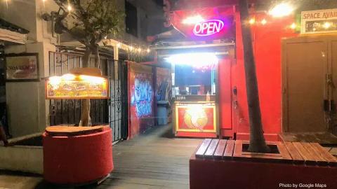 Sam's Kitchen — nearby restaurant on Oahu