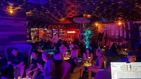 Surf Bar Waikiki - Photo 3 of 6 | NateEatsHawaii restaurant gallery and food photos from Oahu, Hawaii