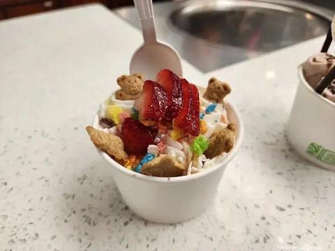 Sweet Creams - Photo 3 of 6 | NateEatsHawaii restaurant gallery and food photos from Oahu, Hawaii